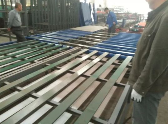 के लिए एम जी ओ / MgCl / फाइबर ग्लास मेष कच्चे माल पीले रंग वेव छत टाइल बनाने की मशीन