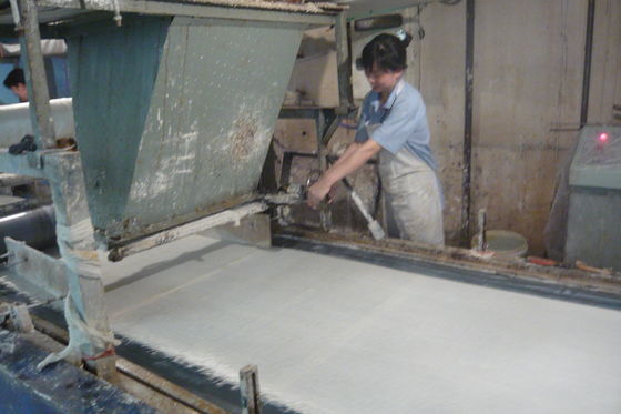 सैंडविच पैनल एम जी ओ छत रोलर Extruding प्रक्रिया के साथ बनाने की मशीन